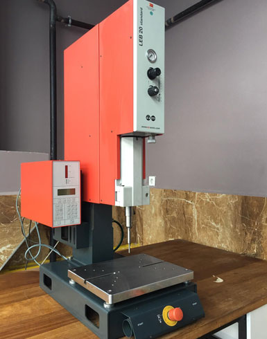 ultrasonik kaynak makinası